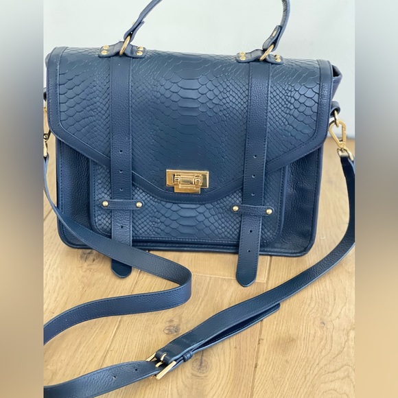 Gigi New York gorgeous blue satchel with very minor wear - Picture 3 of 5